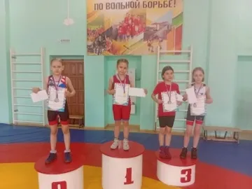 Юные борцы  представили район на краевом турнире