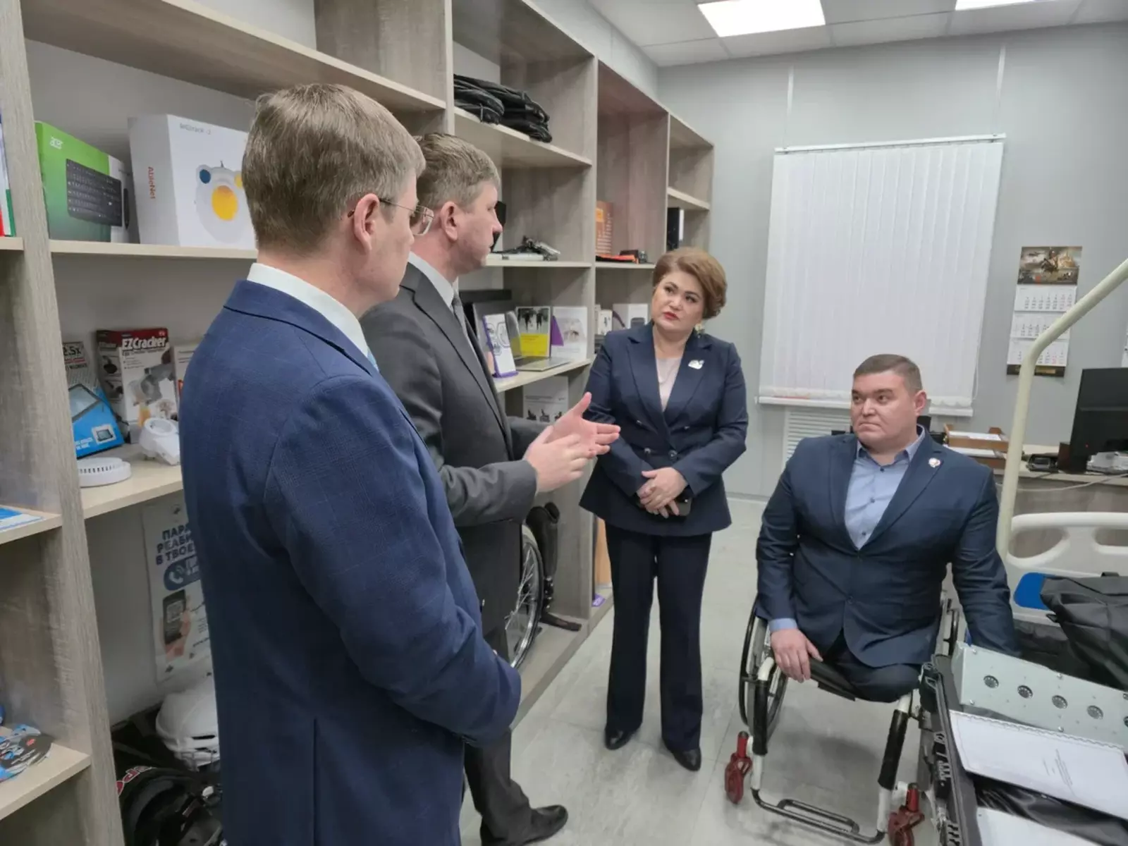 Александр Тихонов ознакомился с работой филиала фонда «Защитники Отечества»