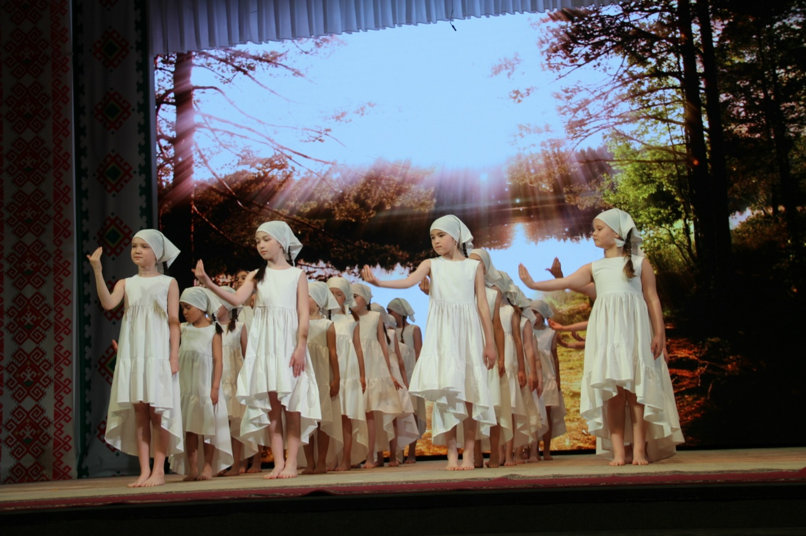 19 творческих коллективов подтвердили почетные звания