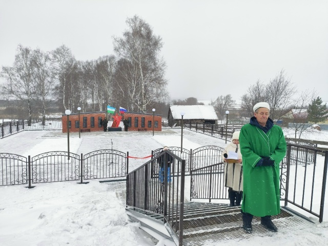 В с. Гарибашево состоялось открытие сквера Славы и Памяти.