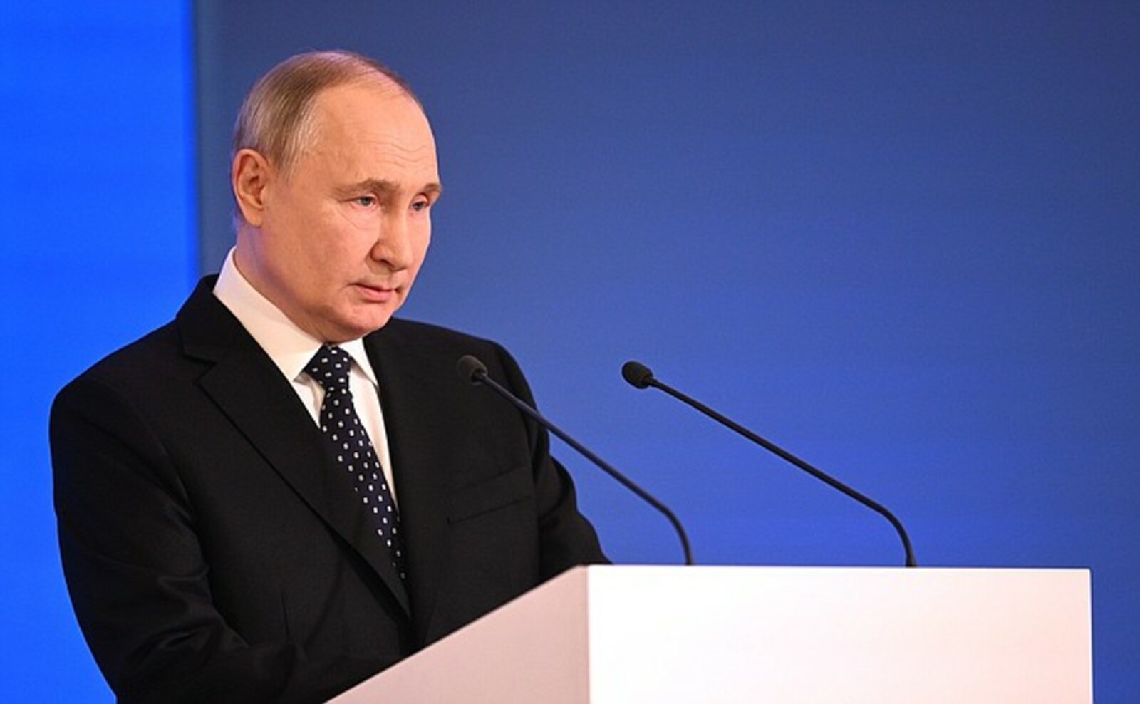 Путин выступил на заседании  Федерации независимых профсоюзов России.