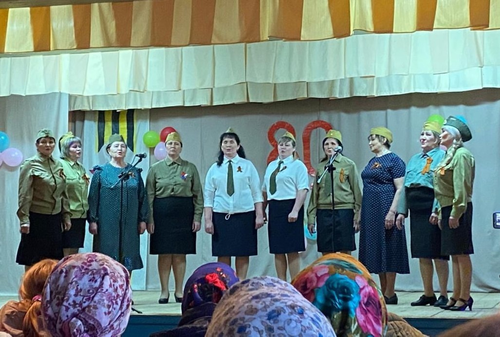 Яркий праздничный концерт в честь 80-летия Победы