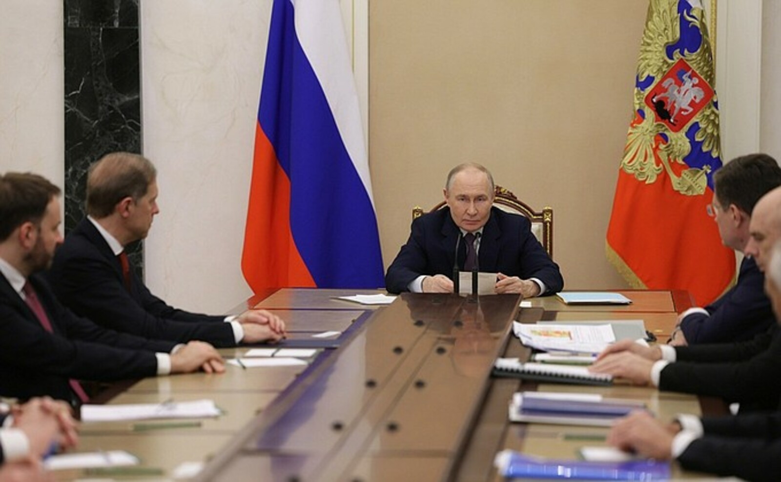 Совещание о ситуации на мировом рынке нефти и газа