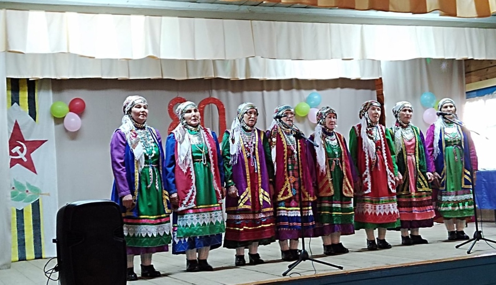 Яркий праздничный концерт в честь 80-летия Победы