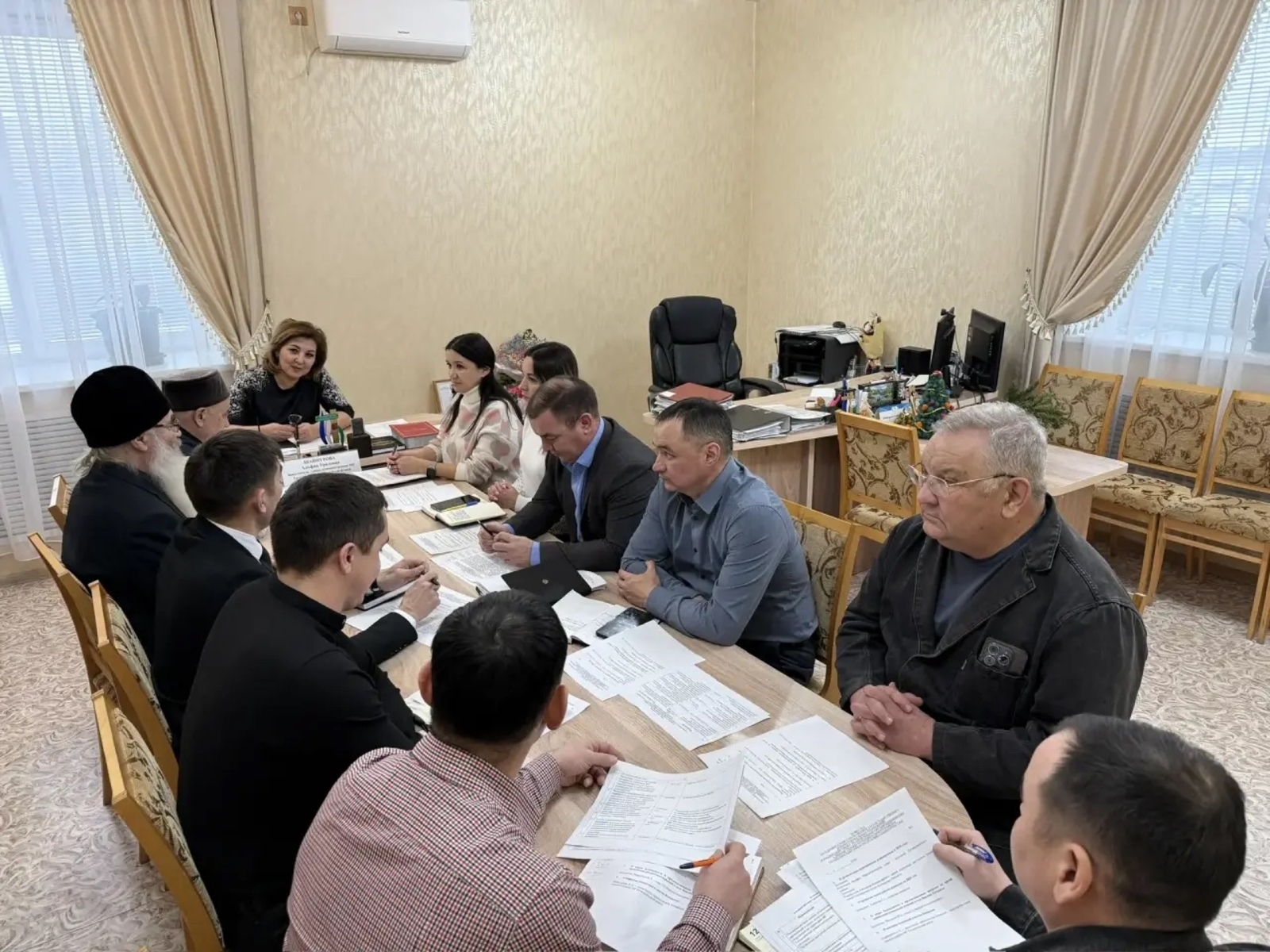 Прошло первое заседание