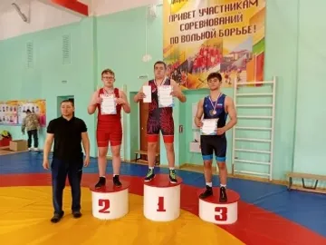 Юные борцы  представили район на краевом турнире